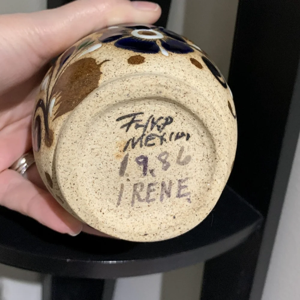 Vintage Signed Hand Painted Mexican Pottery - Picture 6 of 9